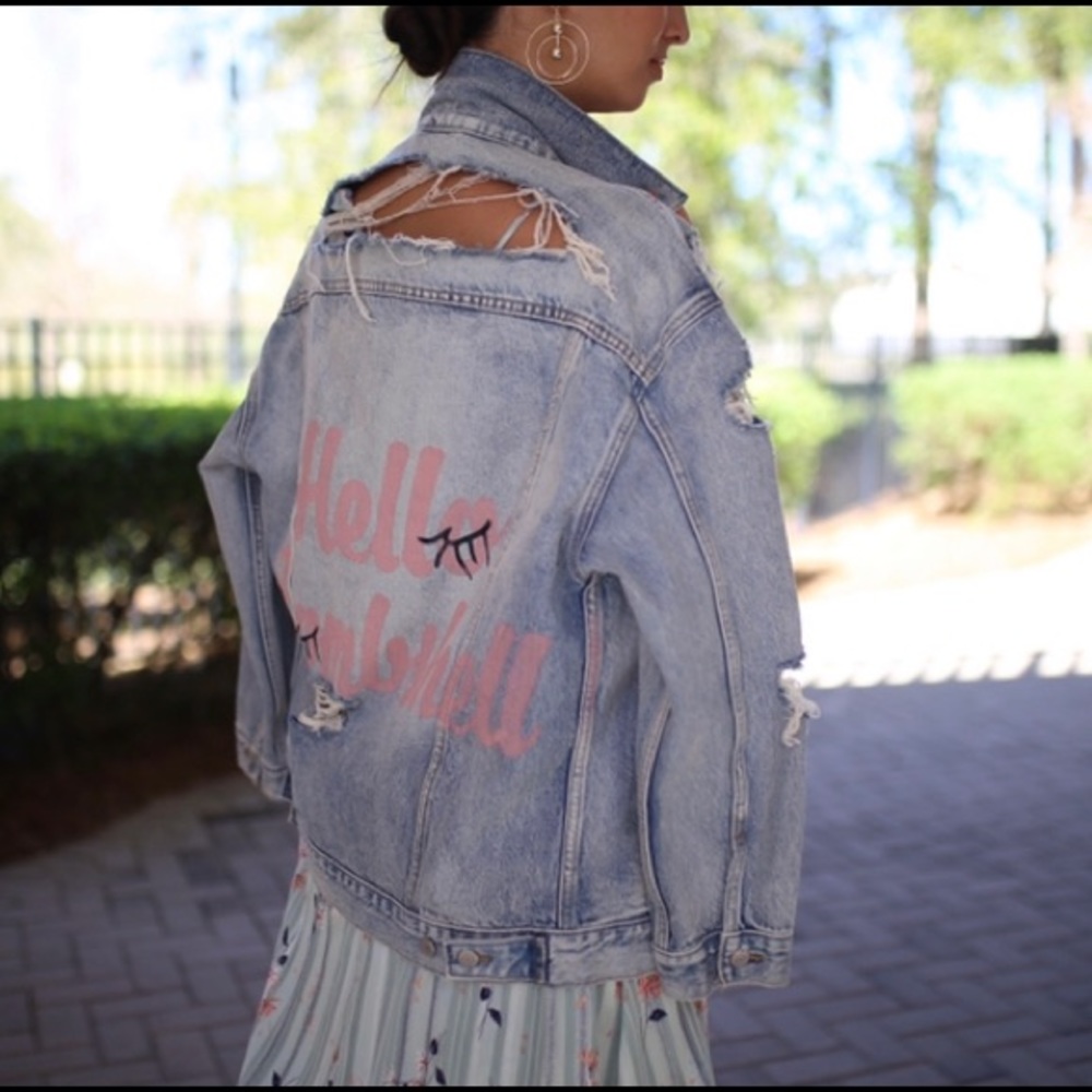 Oversized Distressed Levi’s Jacket - image 4